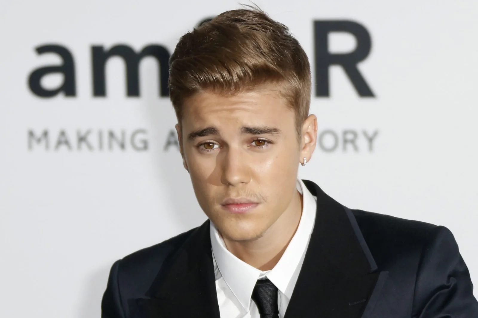 how old is justin bieber